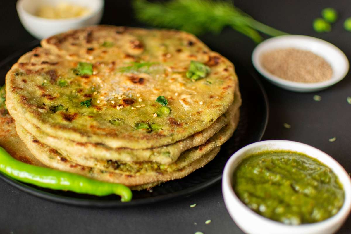 Green Chilli Paratha (1 pcs)